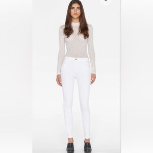 Frame Denim Le High Skinny in Blanc.
